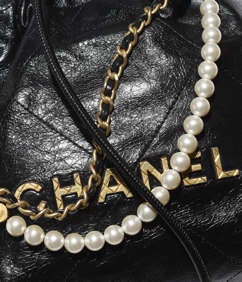 chanel 22 mini black with pearls